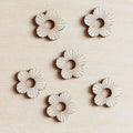 Lot de 6 pampilles à customiser FLEUR 5 PÉTALES GRAVÉS en bois éco-responsable, fabriqué en France