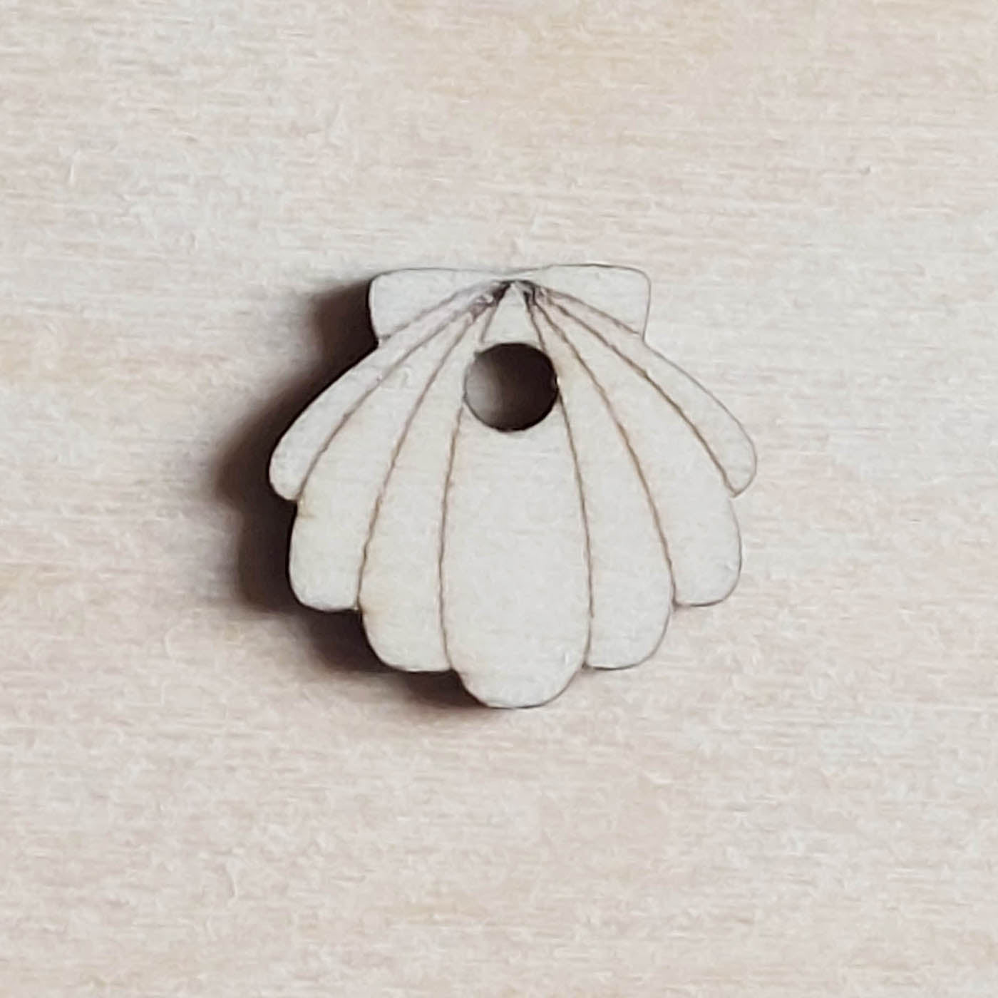 pampille coquillage en bois brut