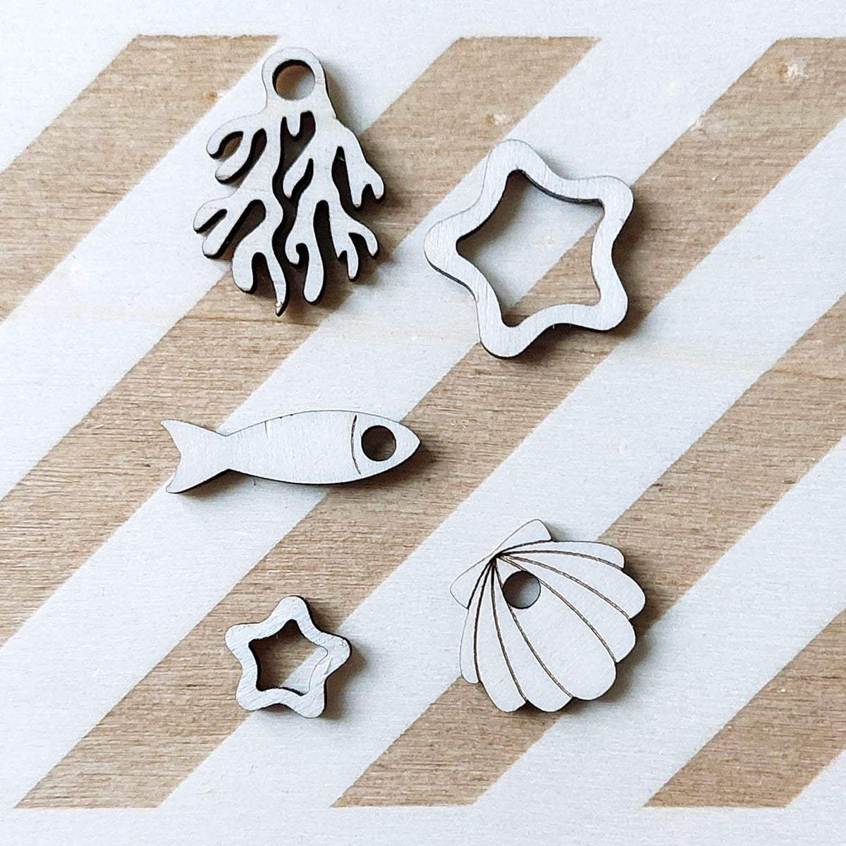 Lot de 6 pampilles à customiser POISSON en bois éco-responsable, fabriqué en France