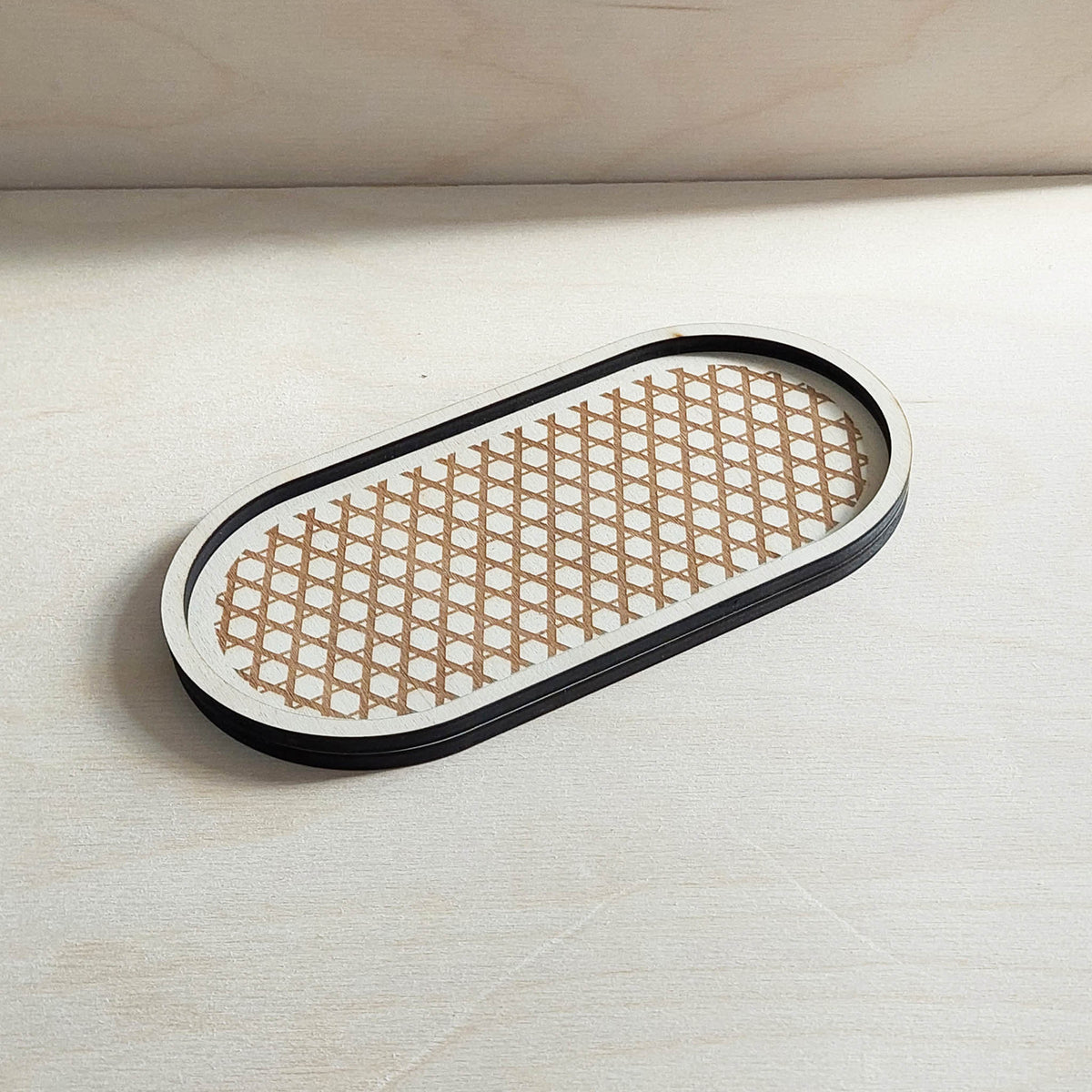 boudoir ovale taille S bois gravé vide-poche La Famille Design