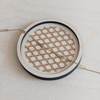 plateau vide poche rond petit format en bois gravé avec chaine