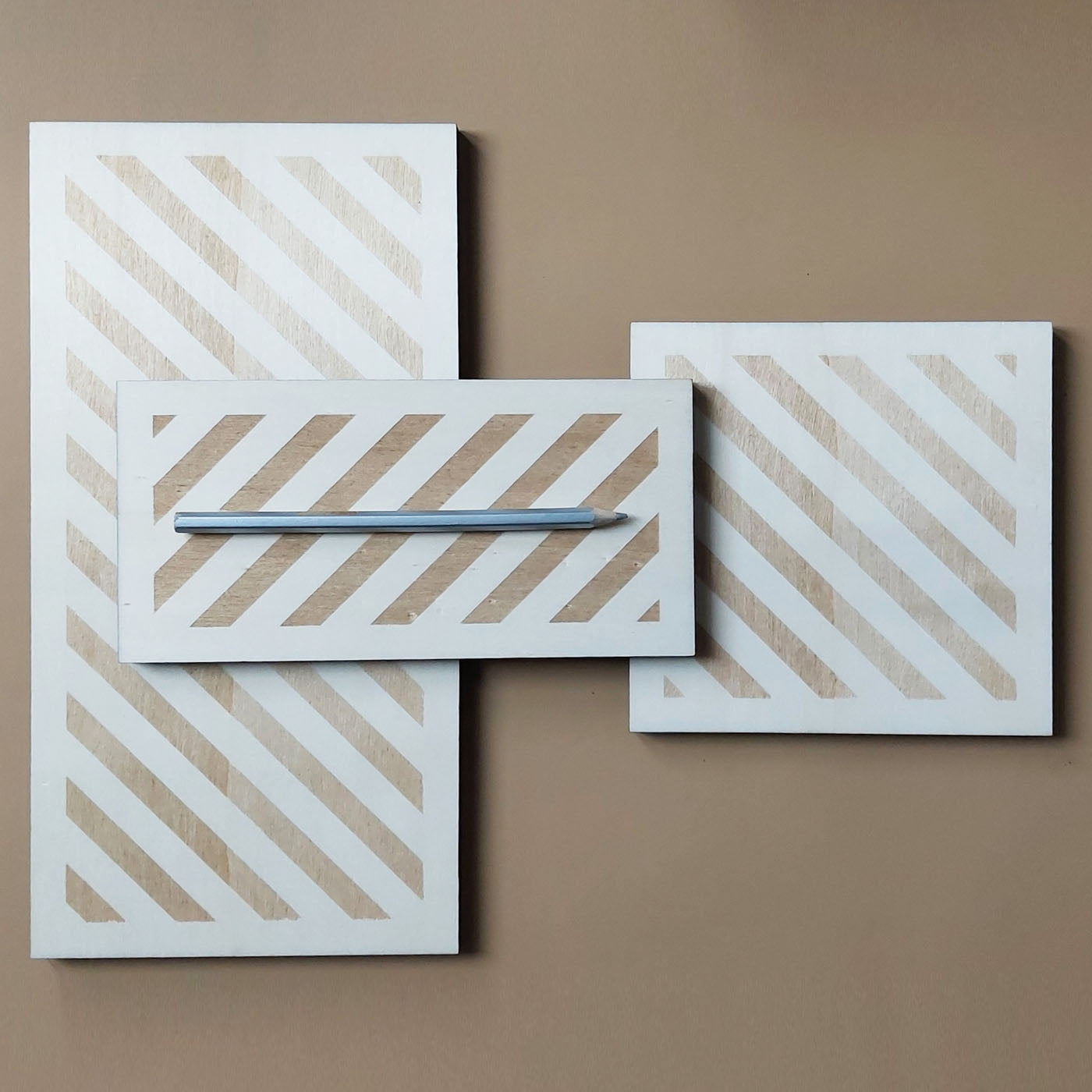 diabolo plateaux en bois gravé rectangle et carré pour accessoires La Famille Design
