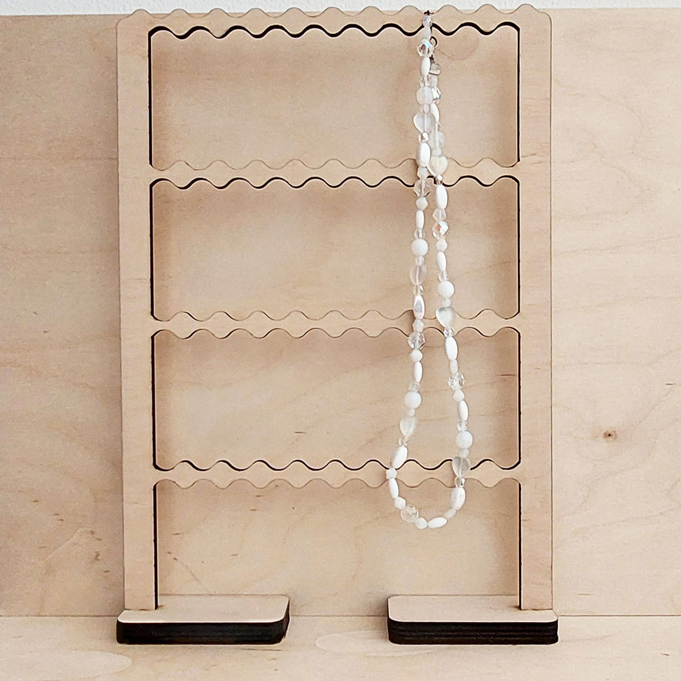 présentoir à créoles VAGUES grande taille avec collier