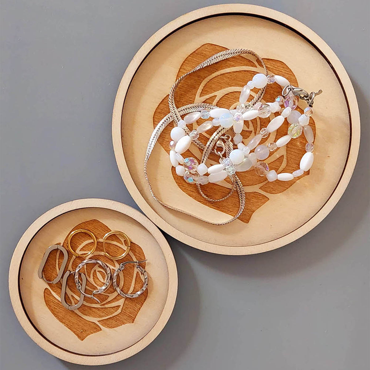 Plateau vide-poche bijoux et accessoires BOUDOIR R L ROSE rond en bois éco-responsable, fabriqué en France