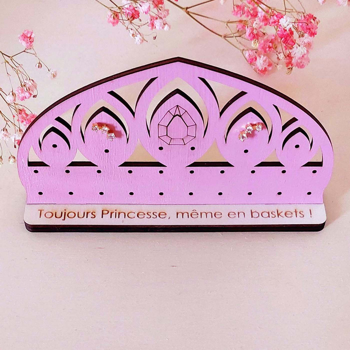 Présentoir 14 paires de boucles d'oreilles enfants DIADÈME DIAMANT ROSE en bois éco-responsable, fabriqué en France