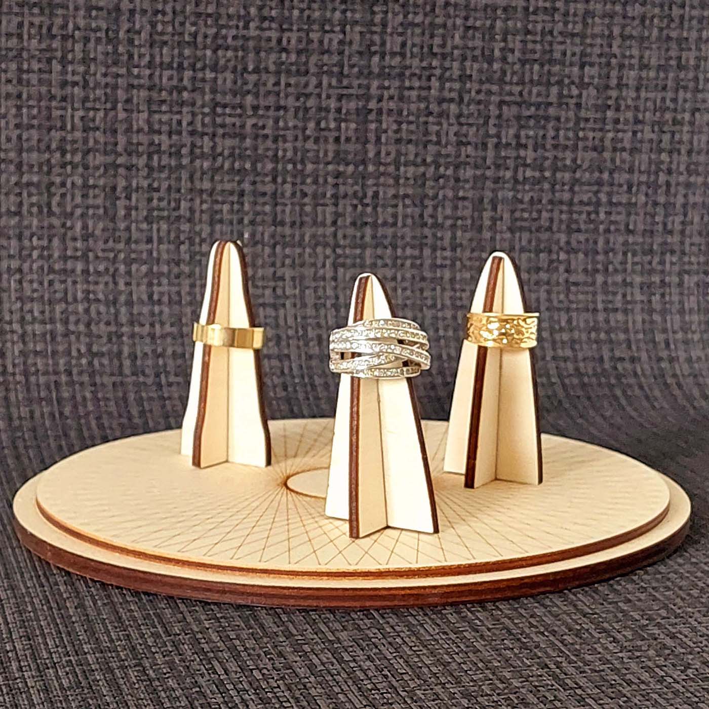 3 présentoirs à bagues avec bagues en bois made in France