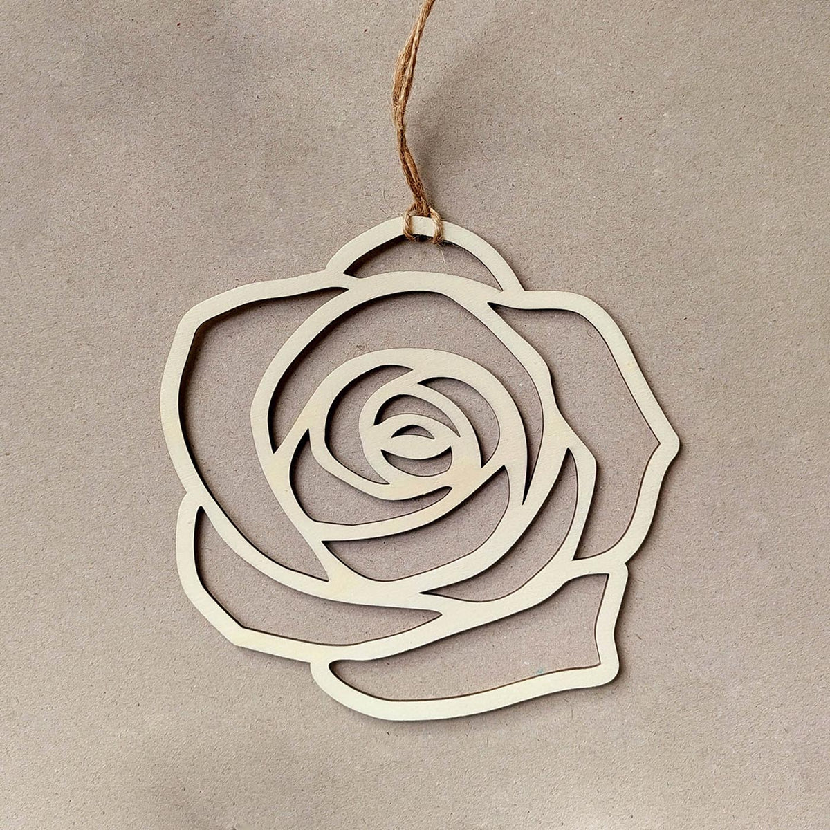 Décoration à suspendre ROSE L en bois éco-responsable, fabriqué en France